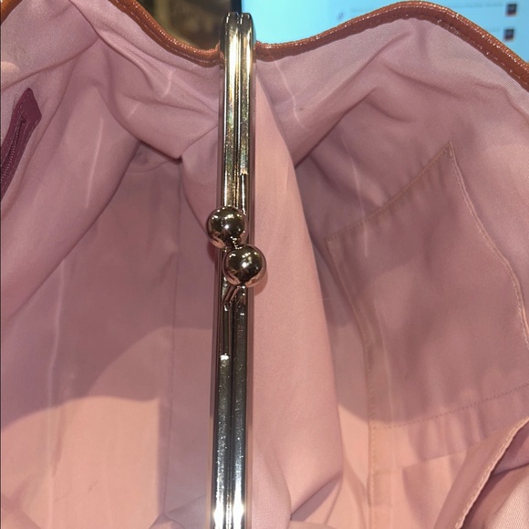 Coach Beige/Pink Signature Satchel 2011 with Kiss Lock Closure 14”x 9.5”x 6” EUC - Picture 8 of 9